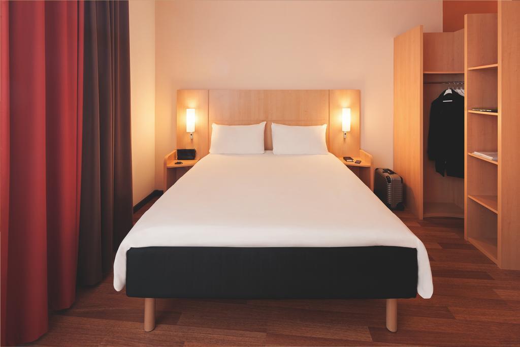 Ibis Le Puy-En-Velay Centre Hotel Buitenkant foto